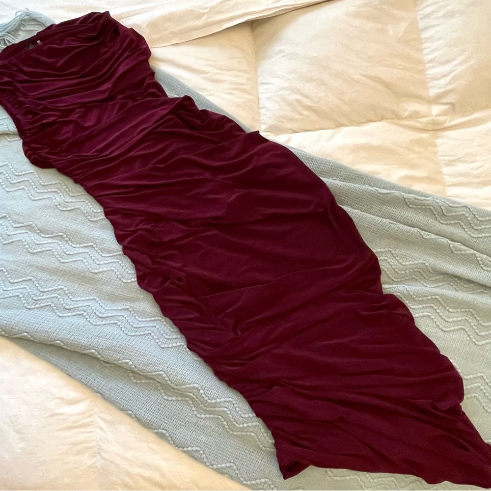 Norma Kamali Diana Plum Wine One Shoulder Formal Asymmetrical Rusched Dress Gown - Picture 3 of 12